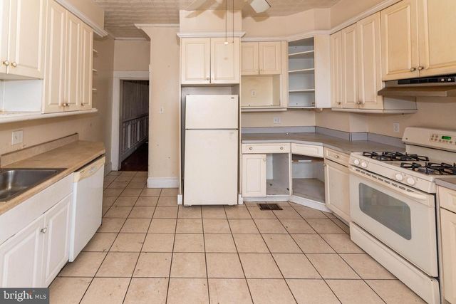 2821 ERDMAN AVE, Baltimore, MD 21213