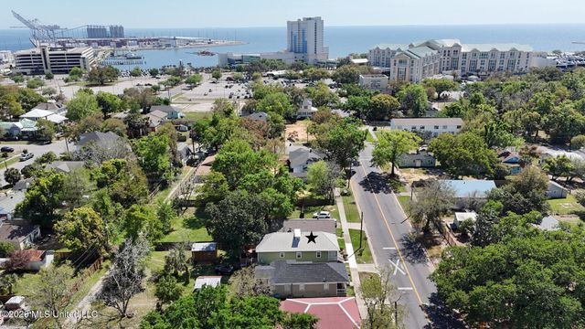 1220 33rd Avenue, Gulfport, MS 39501
