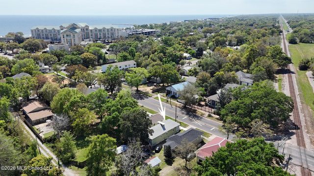 1220 33rd Avenue, Gulfport, MS 39501