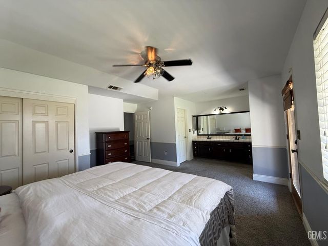 6909 Rolling Ridge Drive, Bakersfield, CA 93306