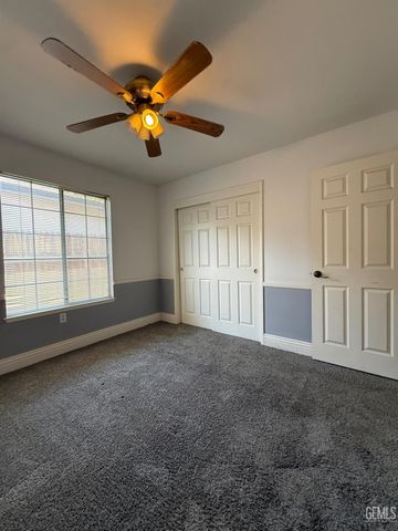 6909 Rolling Ridge Drive, Bakersfield, CA 93306