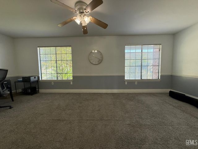 6909 Rolling Ridge Drive, Bakersfield, CA 93306