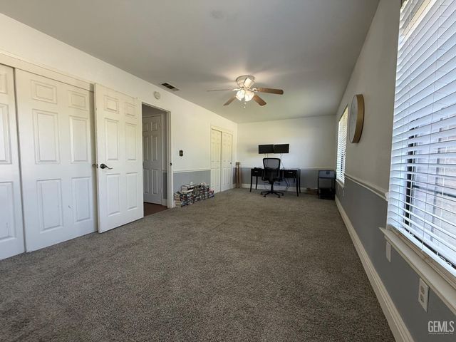 6909 Rolling Ridge Drive, Bakersfield, CA 93306