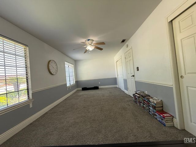 6909 Rolling Ridge Drive, Bakersfield, CA 93306