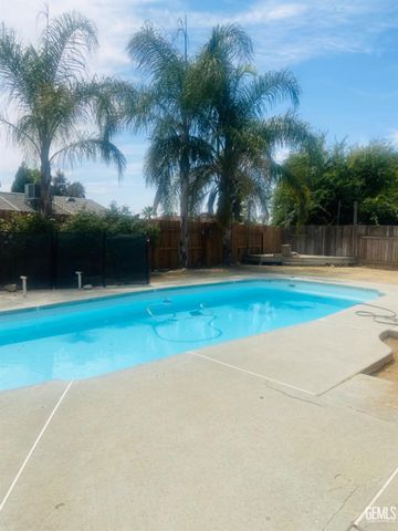 6909 Rolling Ridge Drive, Bakersfield, CA 93306
