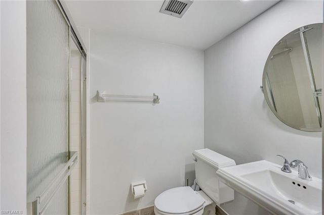 29 High Point CIR E 107, Naples, FL 34103