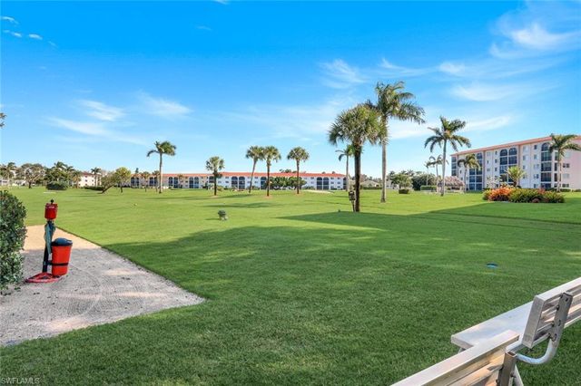 29 High Point CIR E 107, Naples, FL 34103