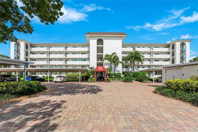 29 High Point CIR E 107, Naples, FL 34103