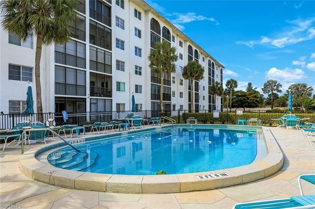 29 High Point CIR E 107, Naples, FL 34103