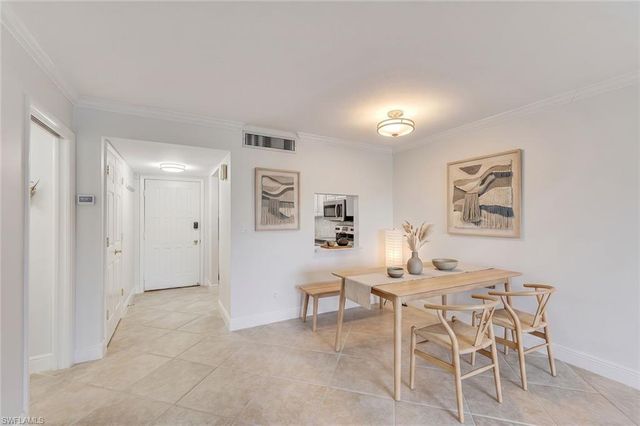 29 High Point CIR E 107, Naples, FL 34103