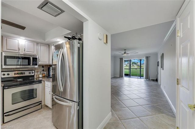 29 High Point CIR E 107, Naples, FL 34103