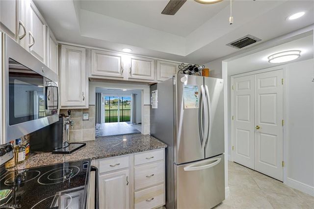 29 High Point CIR E 107, Naples, FL 34103