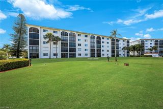 29 High Point CIR E 107, Naples, FL 34103