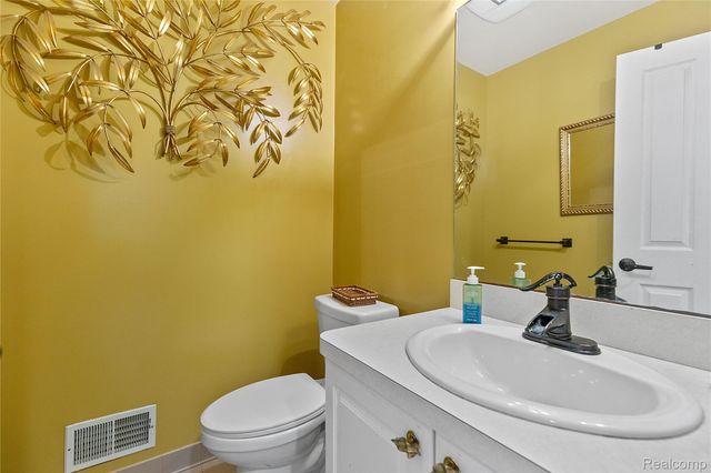 680 S Bartlett Road, St. Clair, MI 48079