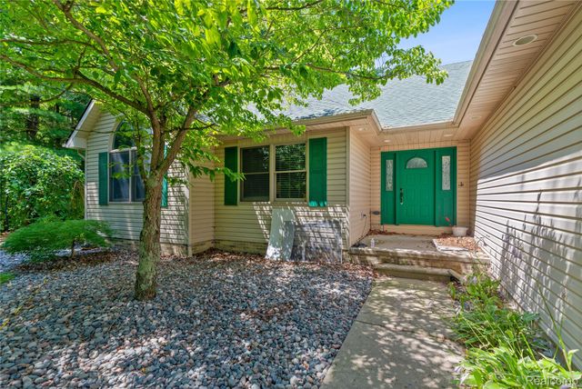 680 S Bartlett Road, St. Clair, MI 48079