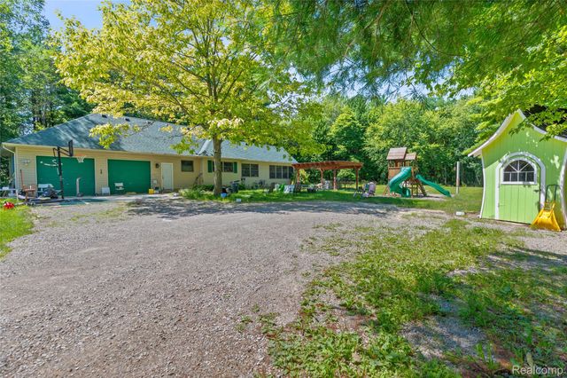 680 S Bartlett Road, St. Clair, MI 48079