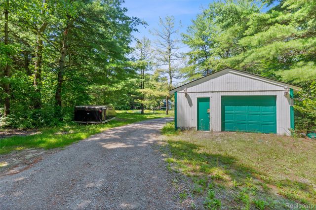 680 S Bartlett Road, St. Clair, MI 48079