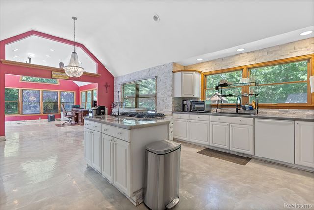 680 S Bartlett Road, St. Clair, MI 48079