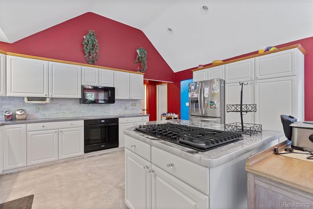 680 S Bartlett Road, St. Clair, MI 48079