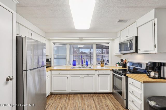 2539 Chatham Way NE, Palm Bay, FL 32905