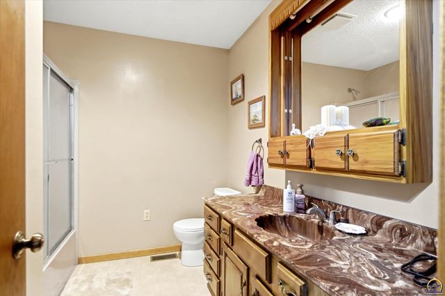 3601 SE 28th TER, Topeka, KS 66605