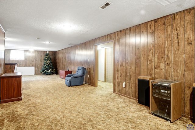 3601 SE 28th TER, Topeka, KS 66605