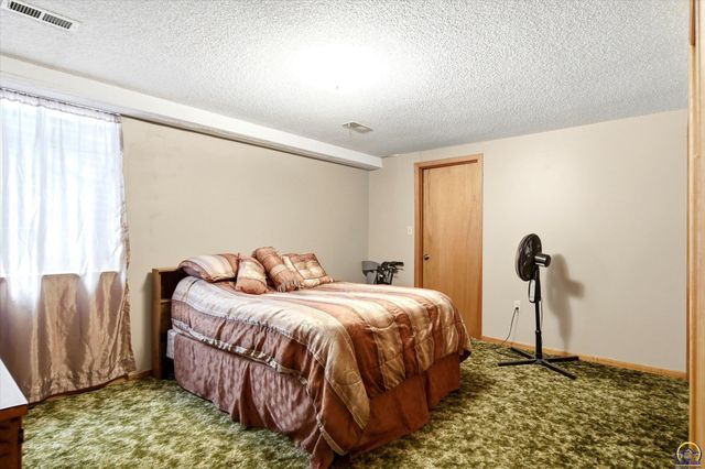 3601 SE 28th TER, Topeka, KS 66605
