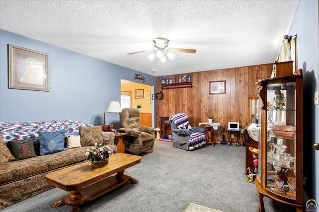 3601 SE 28th TER, Topeka, KS 66605