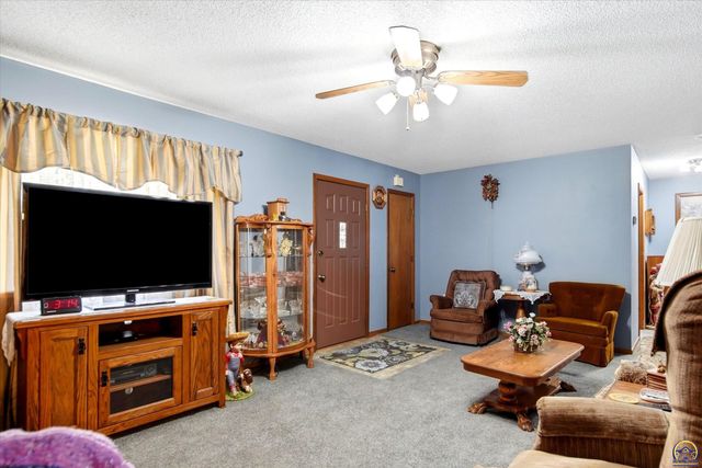 3601 SE 28th TER, Topeka, KS 66605