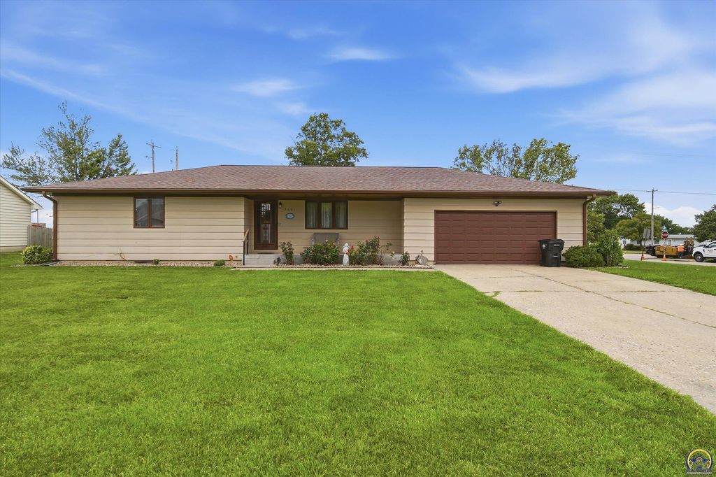 3601 SE 28th TER, Topeka, KS 66605