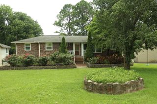 2635 Edge O Lake Dr, Nashville, TN 37217