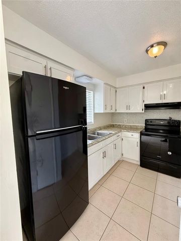 2800 E 113TH AVENUE B4, Tampa, FL 33612