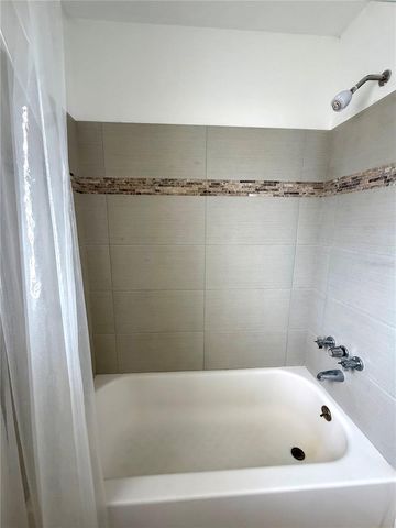 2800 E 113TH AVENUE B4, Tampa, FL 33612