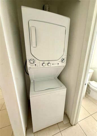 2800 E 113TH AVENUE B4, Tampa, FL 33612