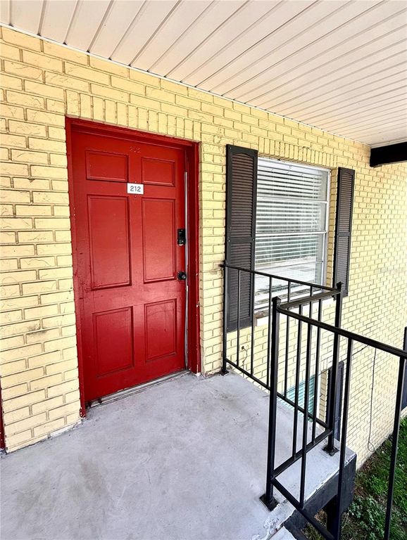 2800 E 113TH AVENUE B4, Tampa, FL 33612