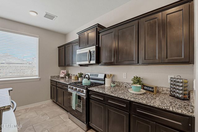 12813 Star Gaze Avenue, El Paso, TX 79928