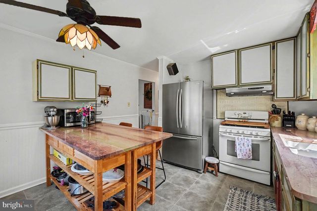 8 SPRING HILL LN, North East, MD 21901