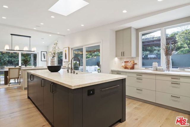 1305 Duende Lane, Pacific Palisades, CA 90272