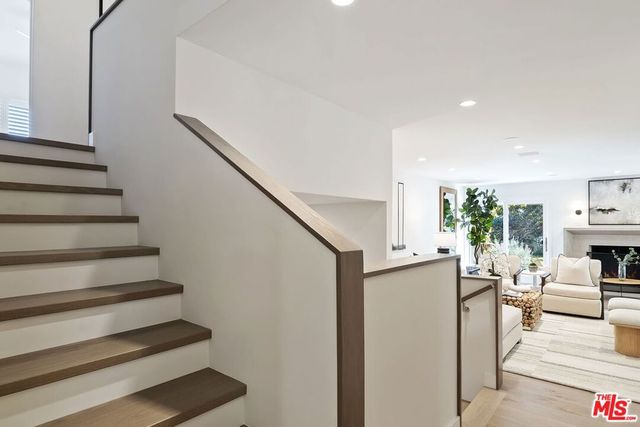 1305 Duende Lane, Pacific Palisades, CA 90272