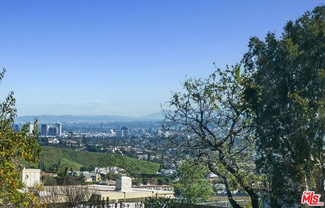 1305 Duende Lane, Pacific Palisades, CA 90272