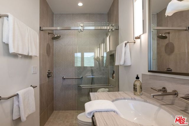 1305 Duende Lane, Pacific Palisades, CA 90272