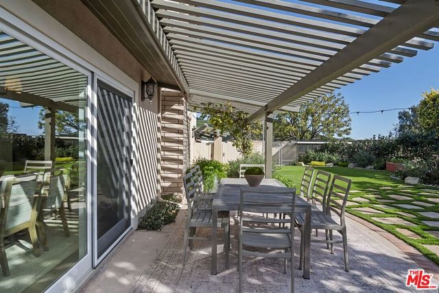 1305 Duende Lane, Pacific Palisades, CA 90272