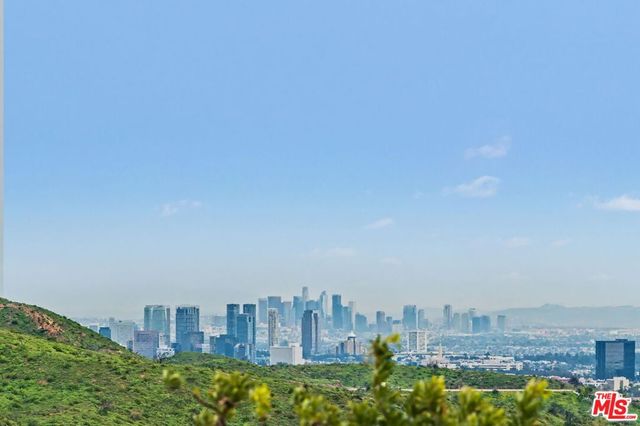 1305 Duende Lane, Pacific Palisades, CA 90272