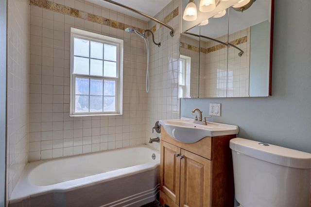 1621 11TH AVENUE, Green Bay, WI 54304