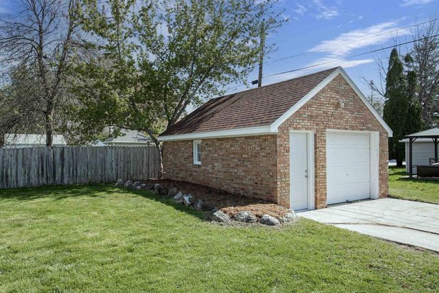 1621 11TH AVENUE, Green Bay, WI 54304