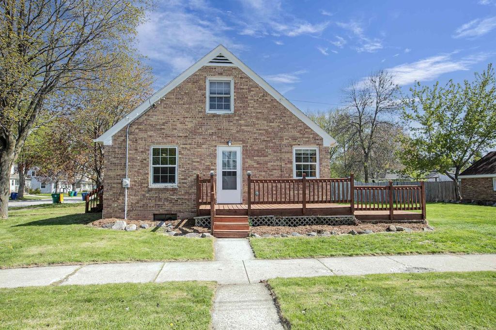 1621 11TH AVENUE, Green Bay, WI 54304