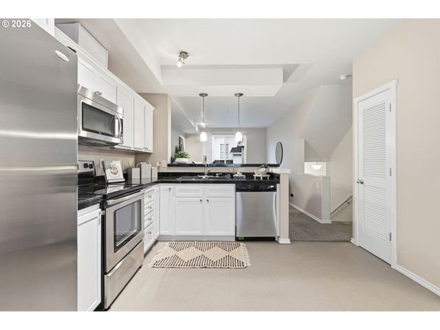 2004 Ne CADBURY Ave 213, Hillsboro, OR 97006