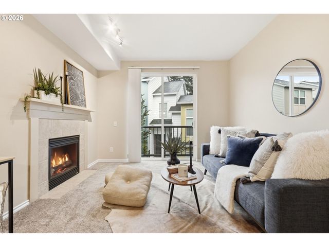 2004 Ne CADBURY Ave 213, Hillsboro, OR 97006