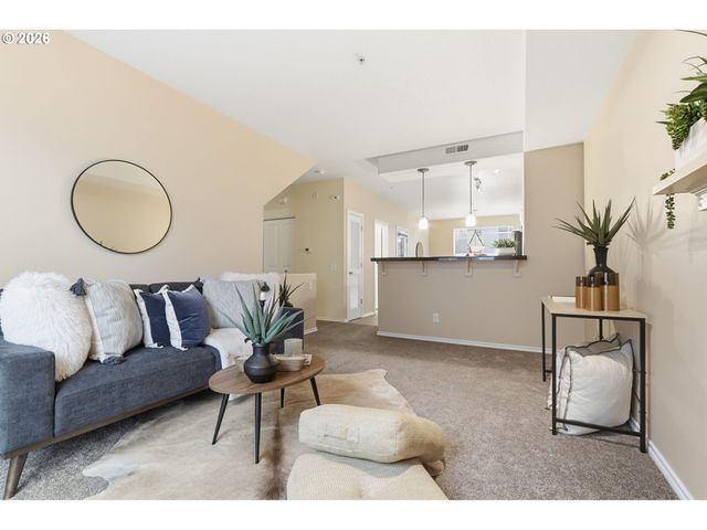 2004 Ne CADBURY Ave 213, Hillsboro, OR 97006