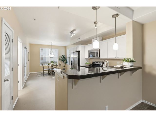 2004 Ne CADBURY Ave 213, Hillsboro, OR 97006